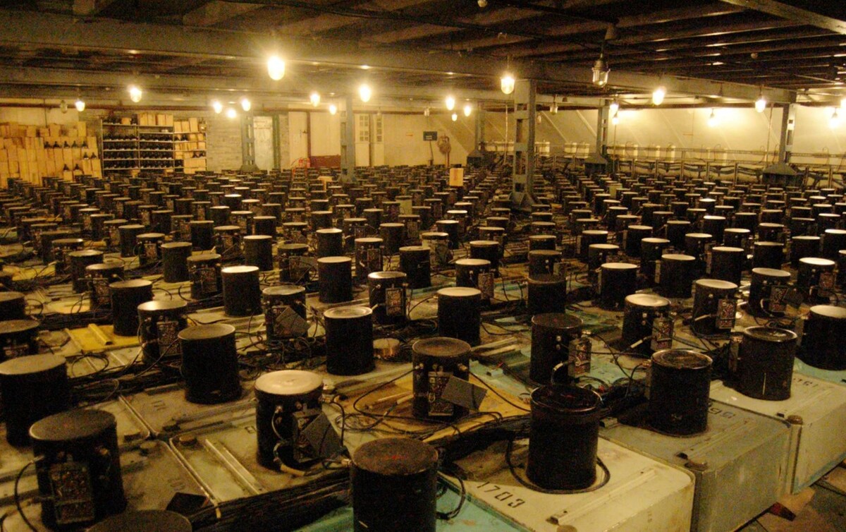 Внутри одной из современных нейтринных обсерваторий (Баксанская нейтринная обсерватория (БНО) ИЯИ РАН)