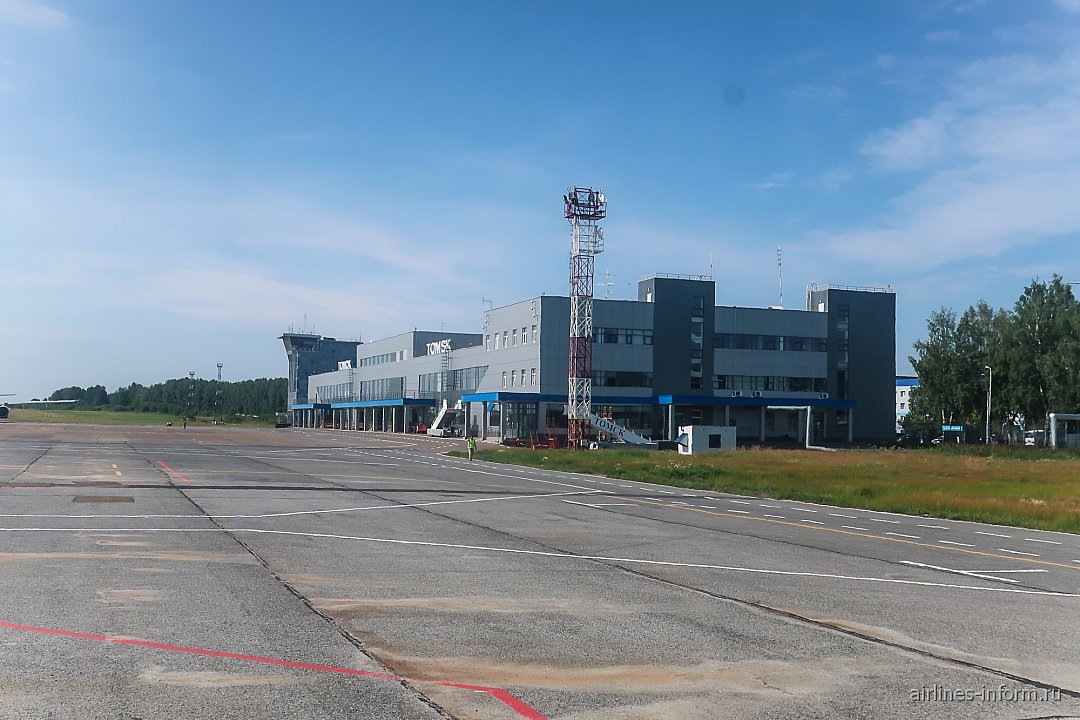   Пассажирский терминал аэропорта Томск