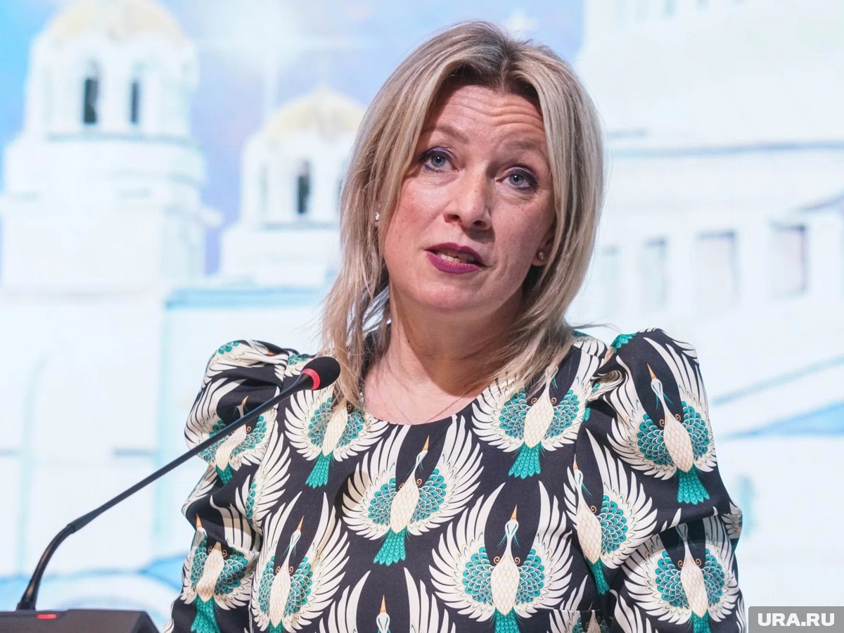     Захарова поставила под сомнения слова Зеленского о готовности к миру с РФ