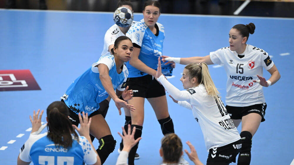    В атаке Элизабет Оморегье