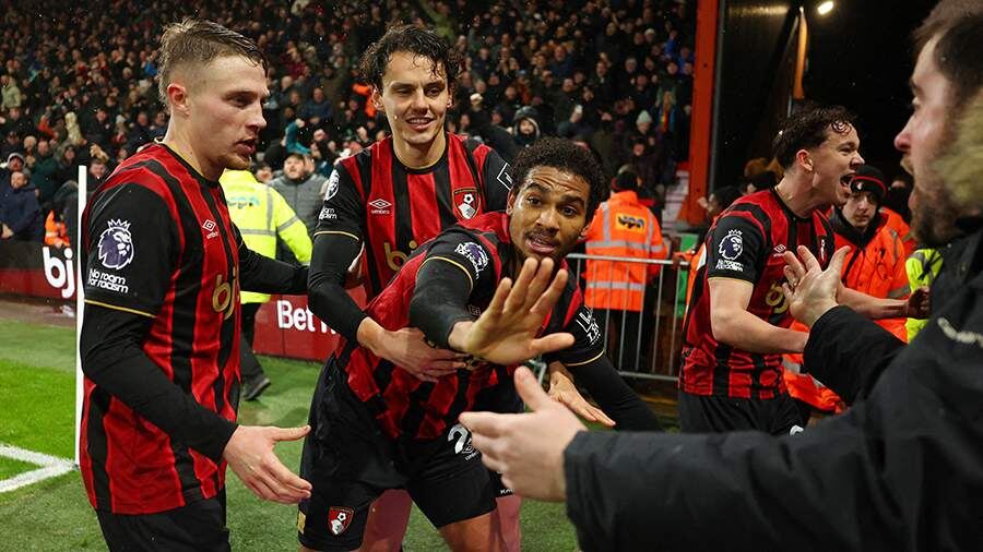    Фото: REUTERS/Toby Melville