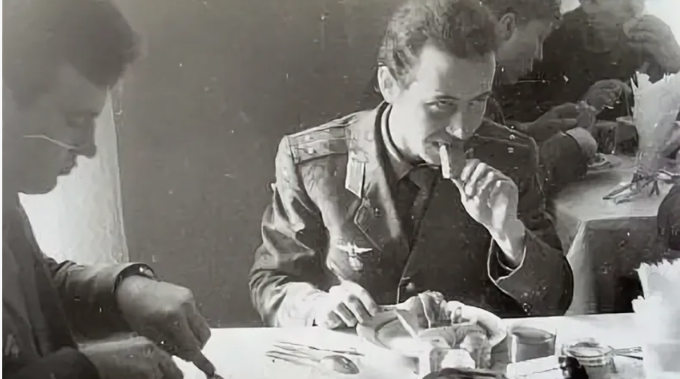 Офицерский общепит: Место, где "обмывали" звезды и ели лучший в мире антрекот.