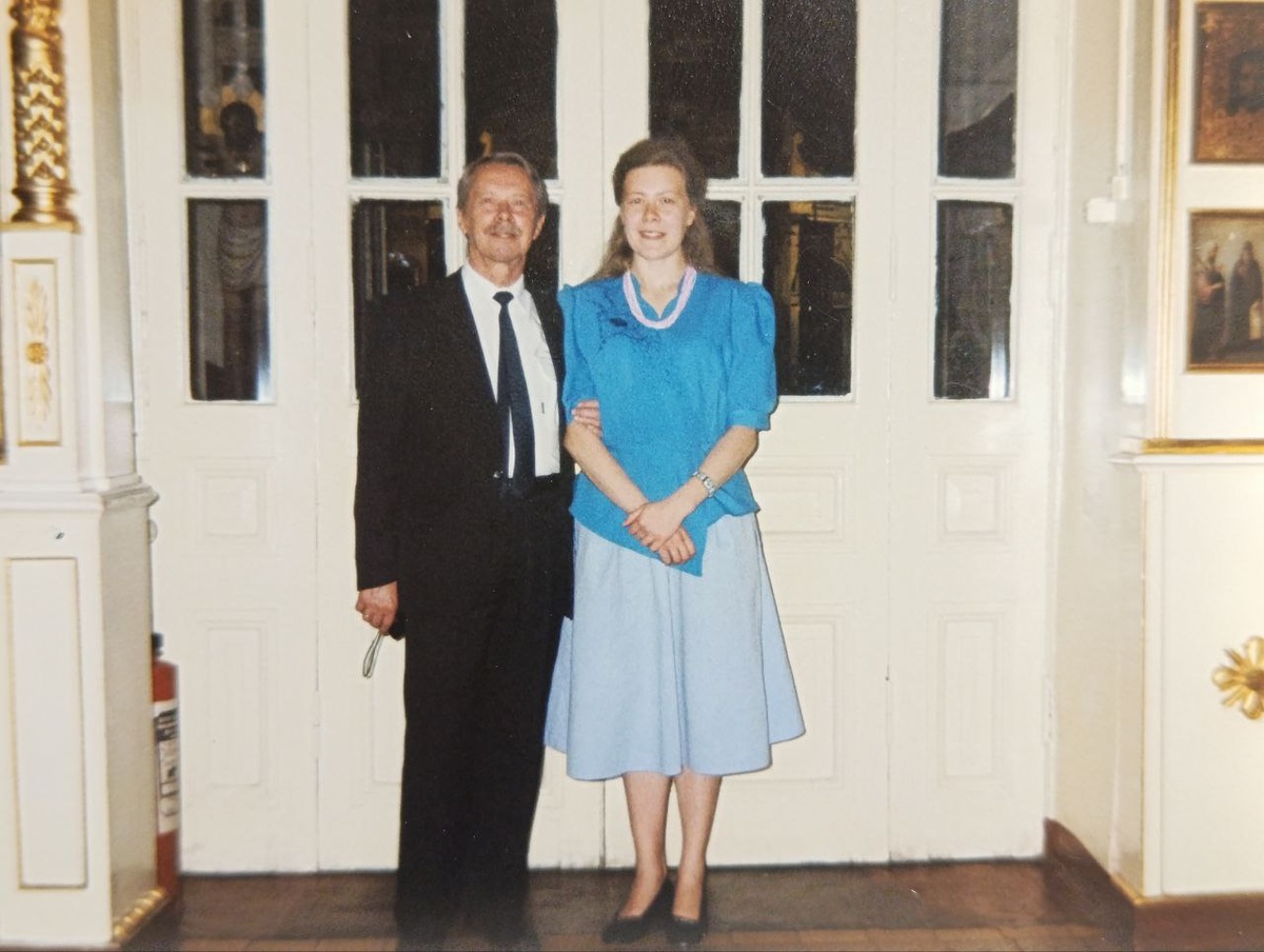 С преподавателем дирижирования А. П. Емелиным