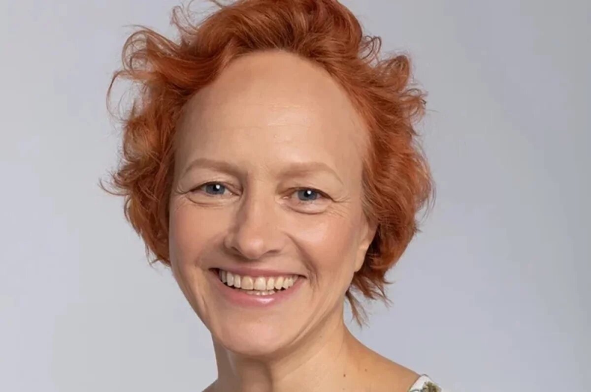    Елена Морозова — российская актриса, заслуженная артистка РФ.