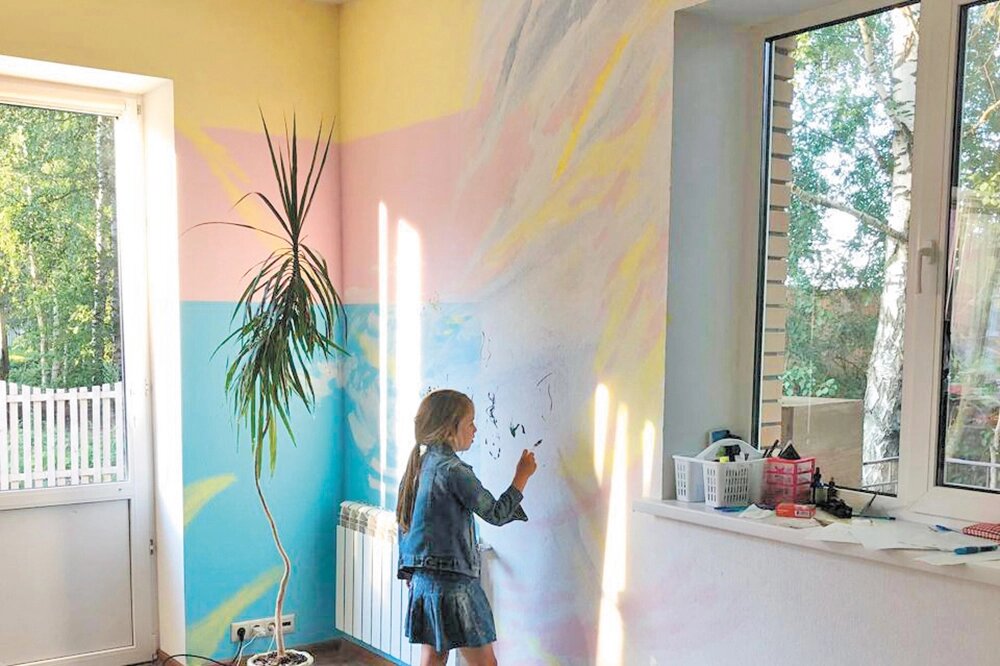    Дом Елены сгорел от удара молнии. Поэтому пришлось строить и обустраивать заново. Фото из личного архива Елены Морозовой