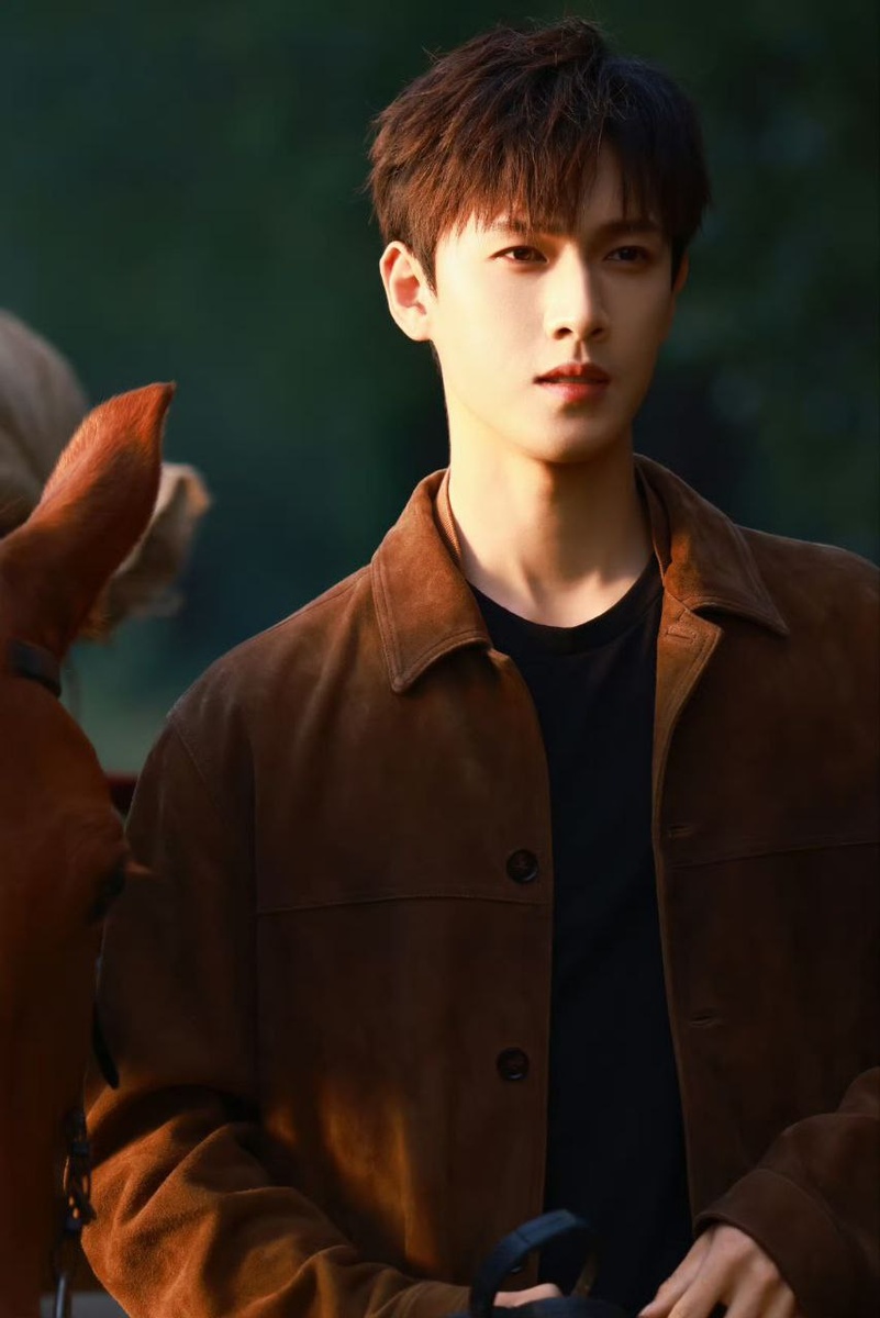 Ли Юньжуй. Листайте галерею...