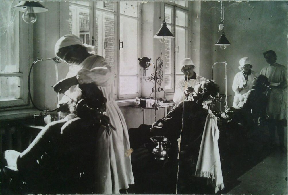 Стоматологический кабмнет в Берлине. Фото в свободном доступе