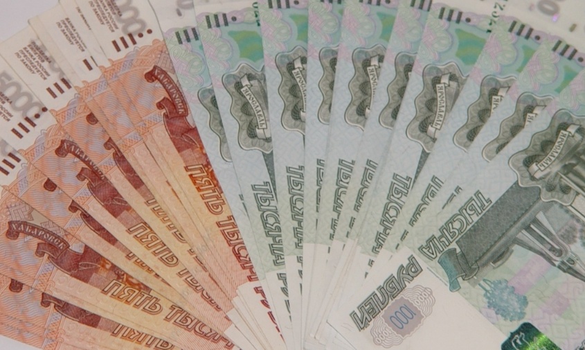 Бывший сожитель тайно снял с карты амурской пенсионерки 100 тысяч рублей