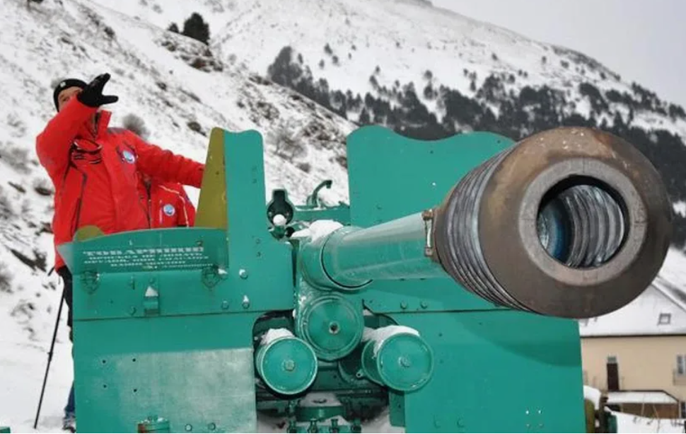 Это и есть горные "лавинные" пушки.  Фото: stav.kp.ru