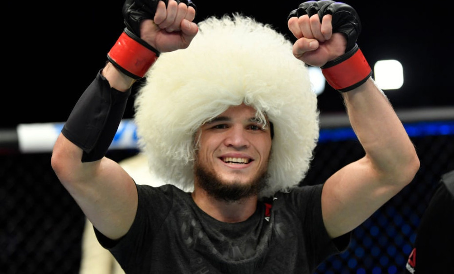    Умар Нурмагомедов победил возрастного бразильца на турнире UFC 324. Фото: UFC Russia