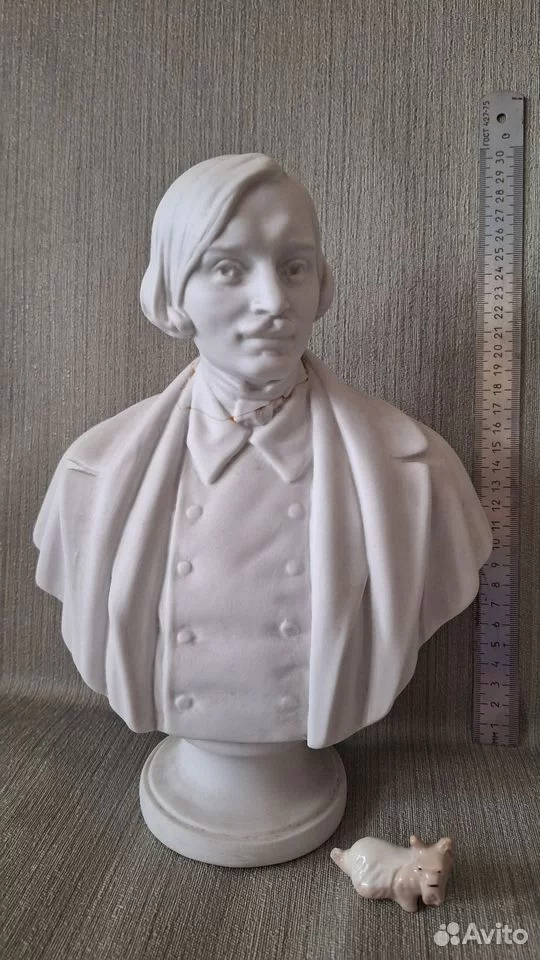 Статуэтка ЛФЗ - бюст Гоголя Н.В.