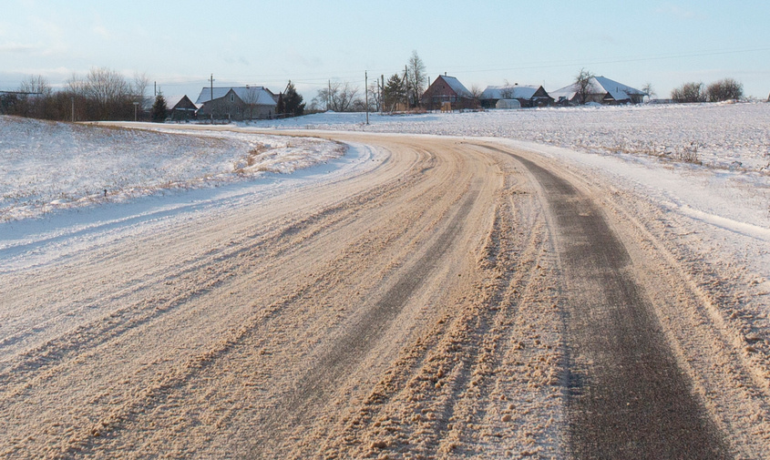 Брели по обочине: в Приамурье спасли женщину с четырьмя детьми, которые в мороз пошли пешком из одного села в другое