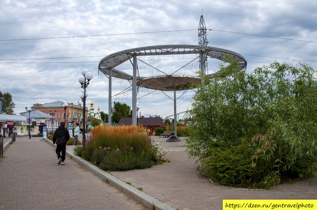 Сылвенская (в настоящее время Театральная) площадь — центральная площадь города.