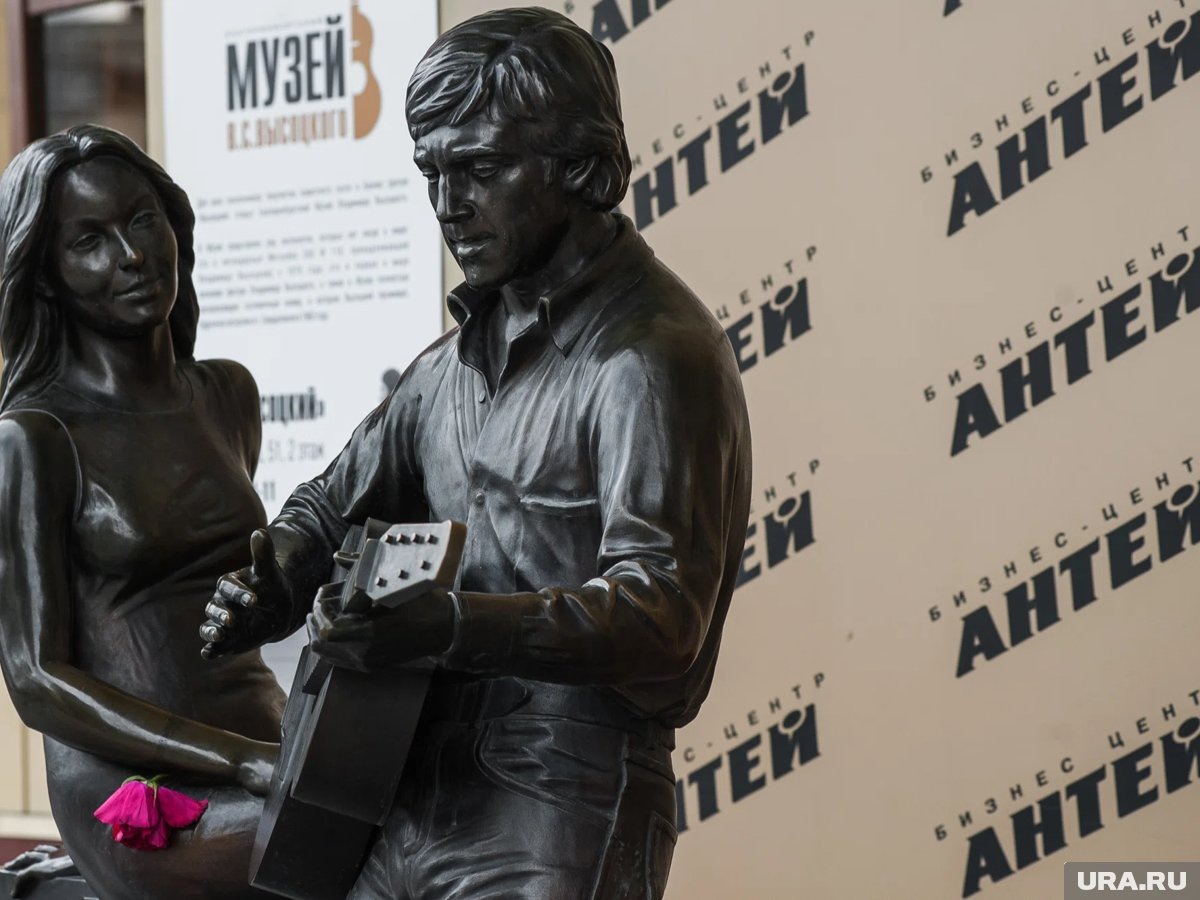    Памятник рядом с «Антеем» стал первым шагом к созданию музея