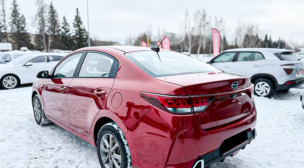 Пересел с Lada Vesta (2019) на новый Solaris KRS (2025) - спустя полгода владения сравнил автомобили и понял, какой их них лучше