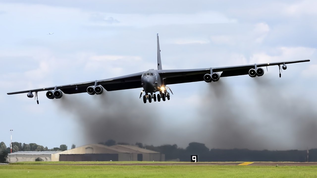 Анекдот про B-52. Разбросанное ядерное оружие по Гренландии. Американцы гордятся своим стратегическим бомбардировщиком