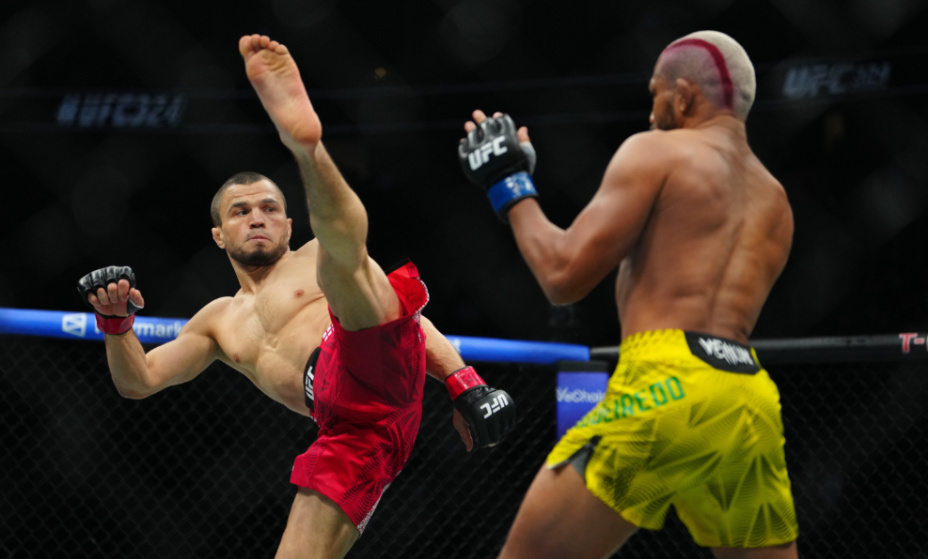    Умар Нурмагомедов одержал победу над Фигейредо единогласным решением судей. Фото: Global Look Press