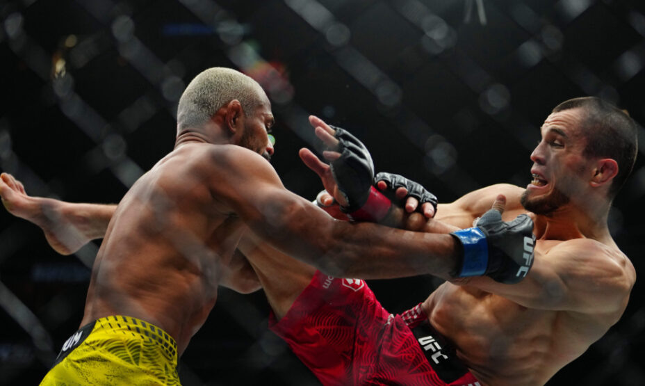    Умару Нурмагомедову не удалось завершить бой с Фигейредо досрочной победой. Фото: Global Look Press