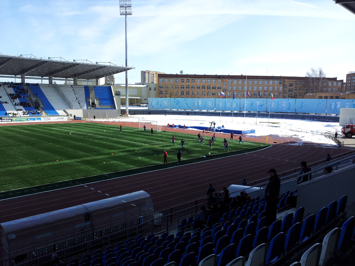 На стадионе