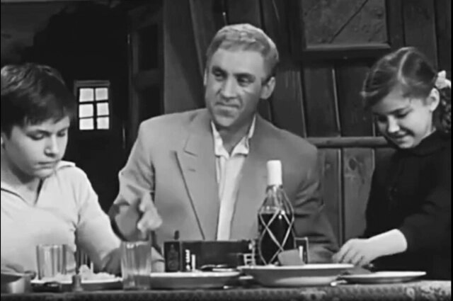    Владимир Высоцкий в роли танкиста Володи в фильме «Я родом из детства». Фото: кадр видео