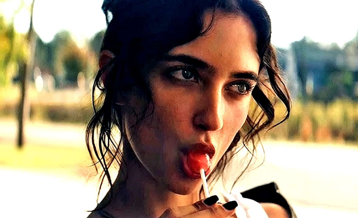 Листайте кадры.