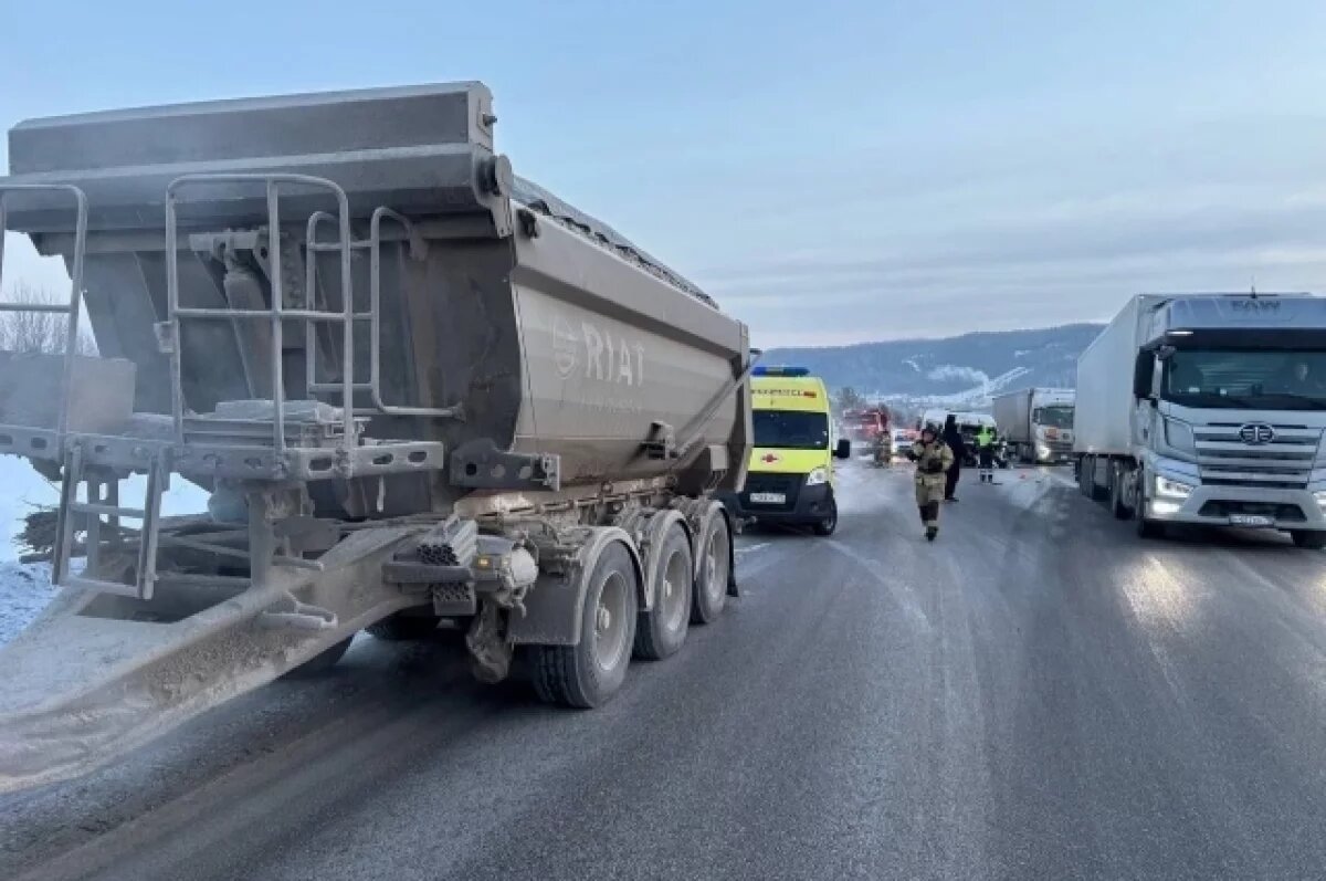    В Челябинской области произошло смертельное ДТП с автобусом и грузовиком