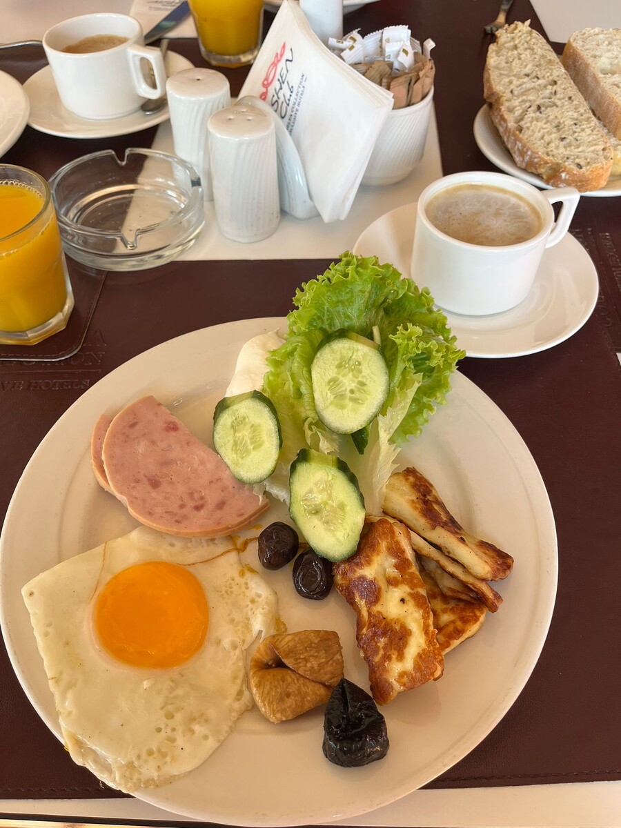 Выяснив причину высокого давления, я отказалась своего привычного завтрака/ фото автора