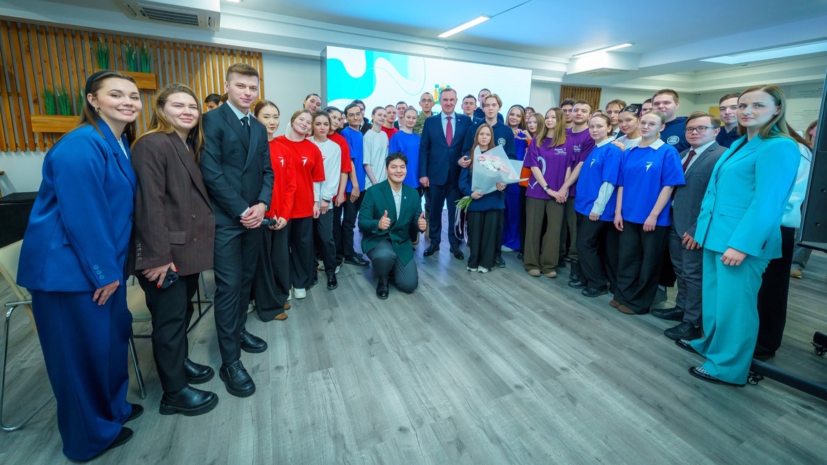    Губернатор Югры Руслан Кухарук поздравил студентов округа с праздником