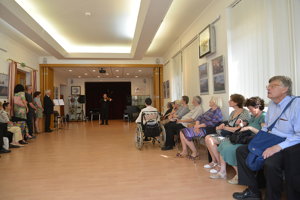 На  открытии моей персональной фотовыставки в Русском доме в Братиславе. Фотография Александра Новикова. 2019