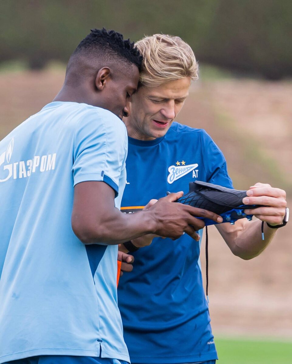    Кто в «Зените» центрфорвардАлексей Андрианов