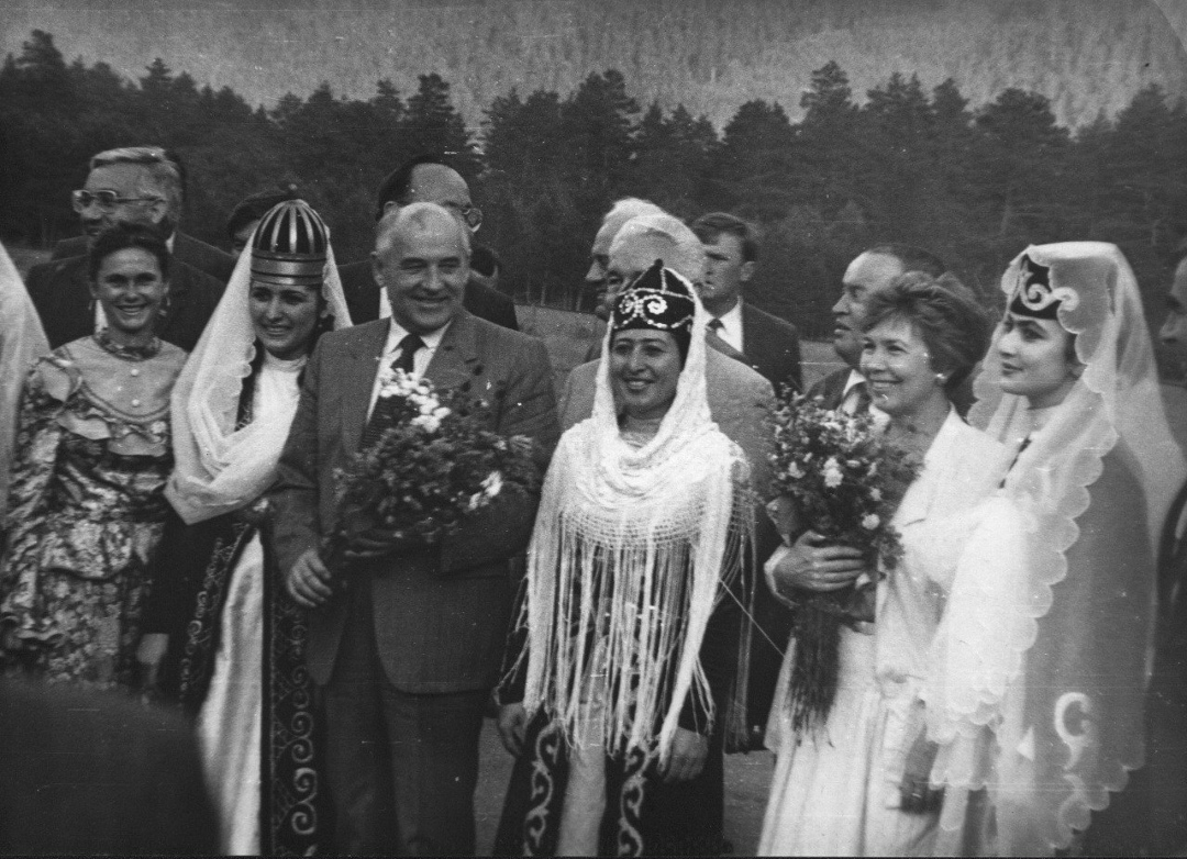 М.С.Горбачев , Р.М..Горбачева , Архыз 1990 г.