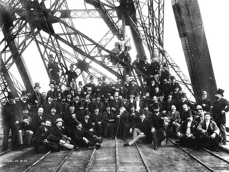 Открытие Эйфелевой Башни