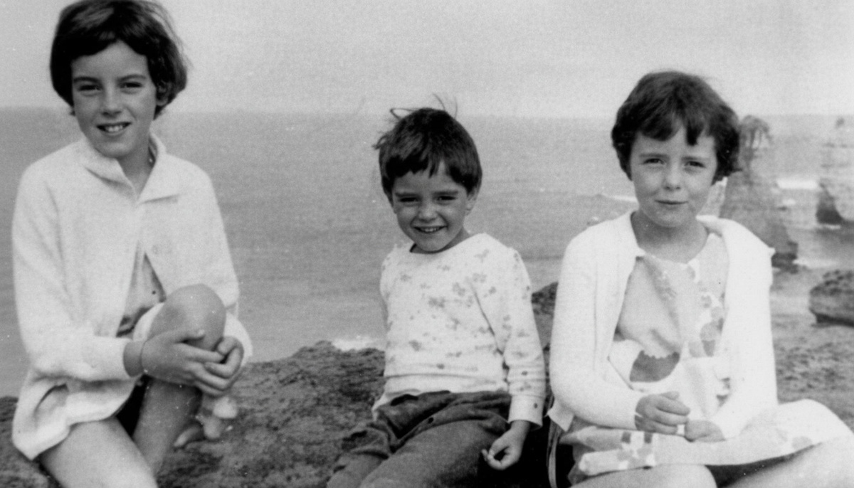 Джейн, Грант и Арнна Бомонт во время семейного путешествия к Двенадцати апостолам (Виктория) в 1965 году.