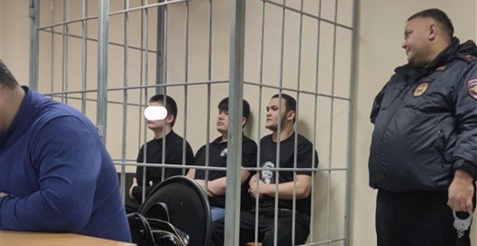   Трое "ценных специалистов" пытались "интегрироваться" в российское общество. Фото: соцсети