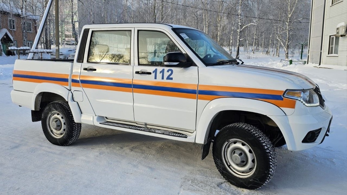    В Мегионе власти и спасатели взяли на контроль ситуацию в аварийном доме