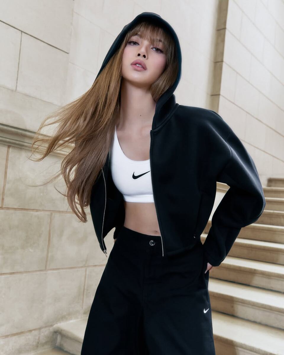    Лиса из Blackpink стала новым амбассадором Nike (фото 1)