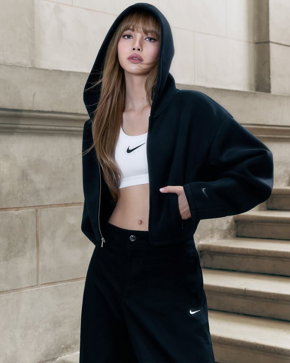    Лиса из Blackpink стала новым амбассадором Nike (фото 2)