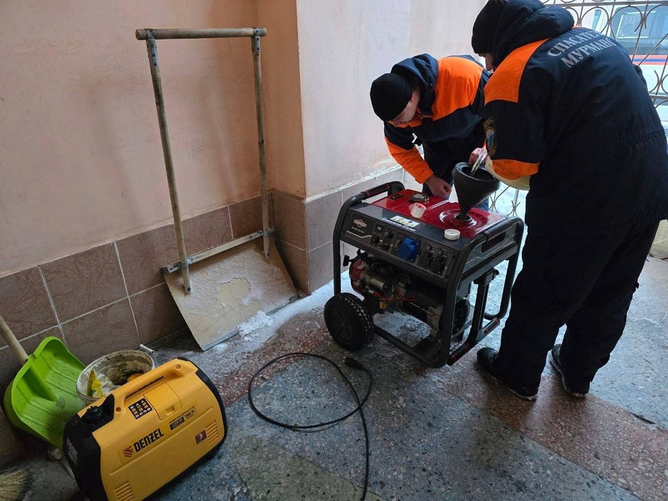  У специальных автомобилей с генератором можно зарядить электронные гаджеты. Фото: t.me/ilebedevmurmansk