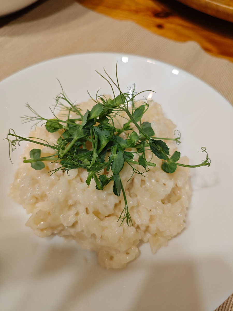 Ризотто с микрозеленью гороха