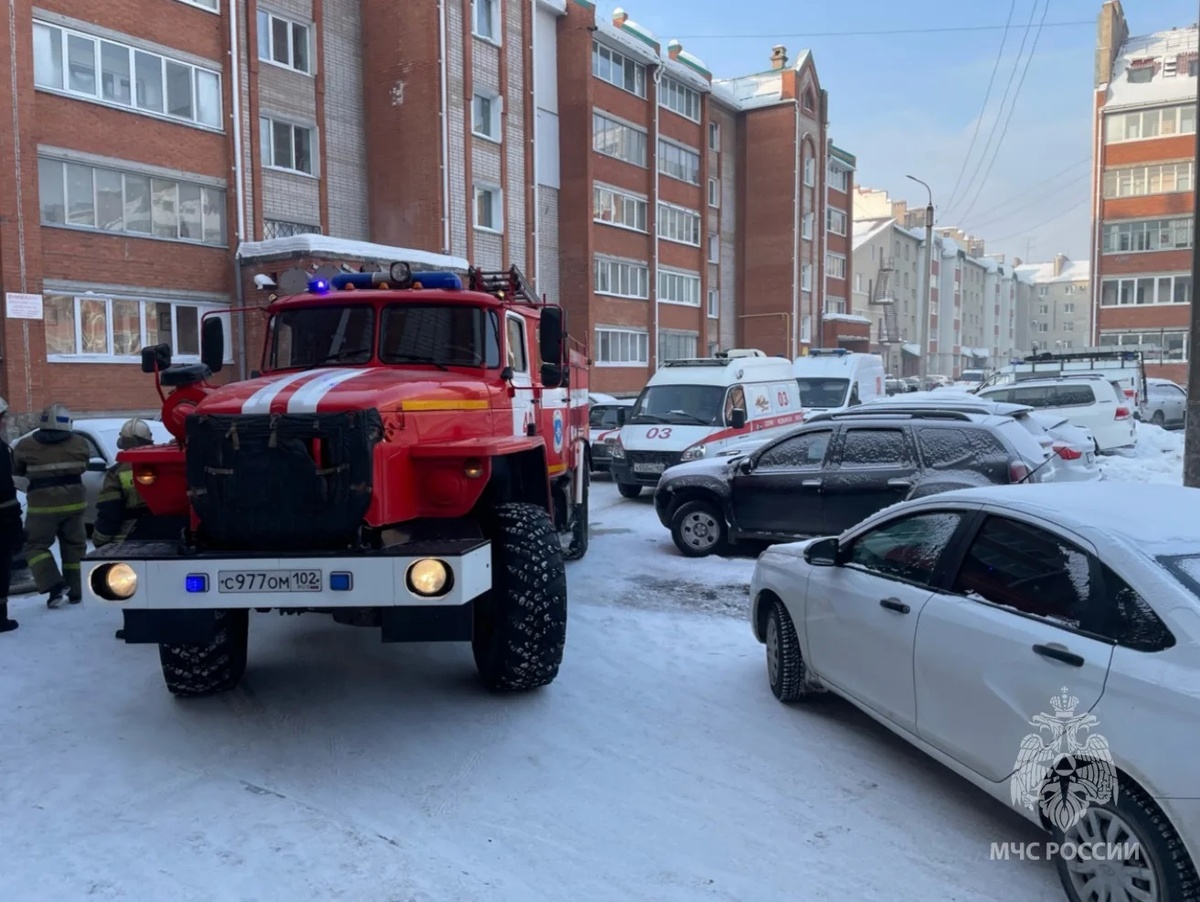    Семь человек спасли при пожаре в многоэтажке в Уфе