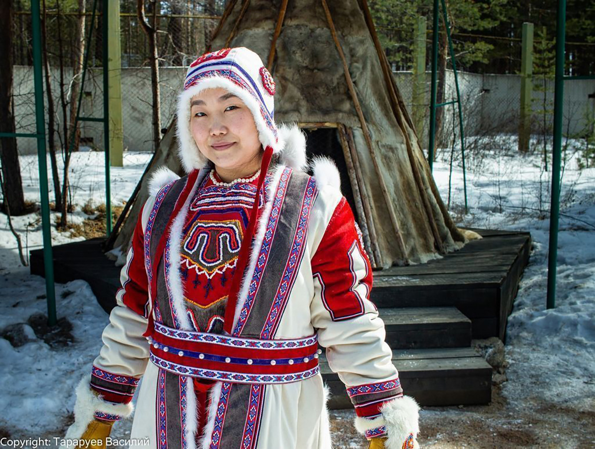 Рассказываем о древнем искусстве, превратившем утилитарную одежду в сакральный текст