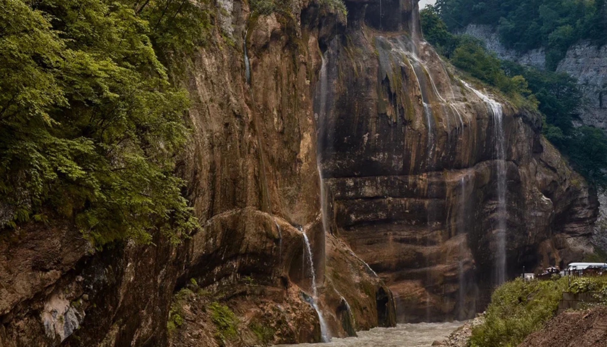 Чегемские водопады в Кабардино-Балкарии, 150 км от Пятигорска.