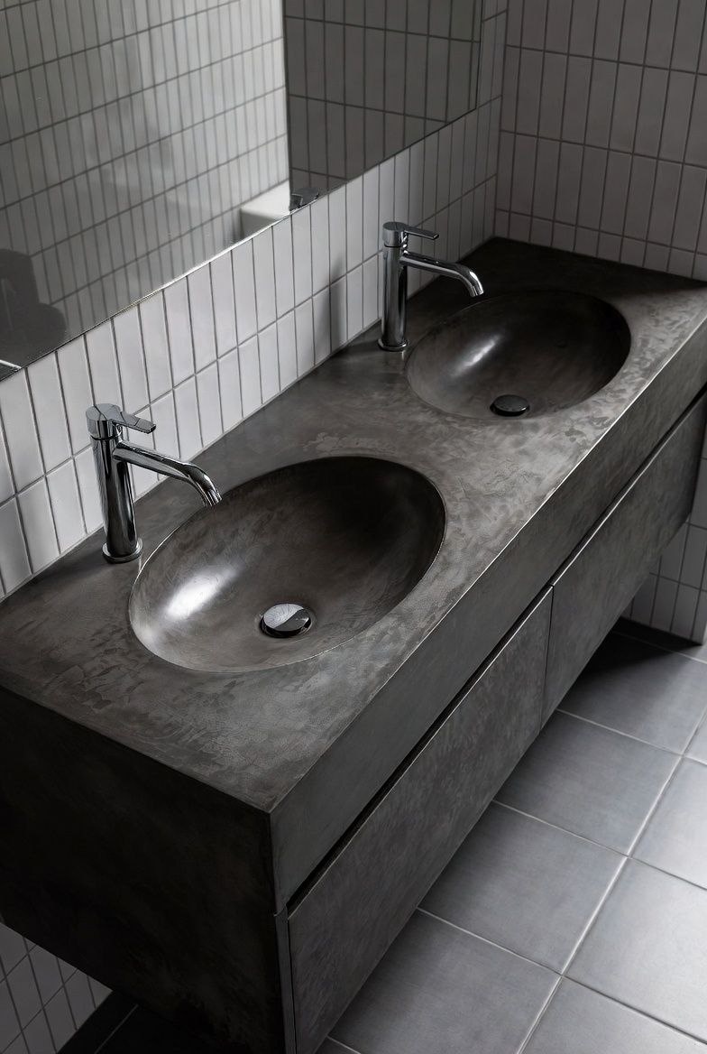 Умывальник на заказ из микроцемента