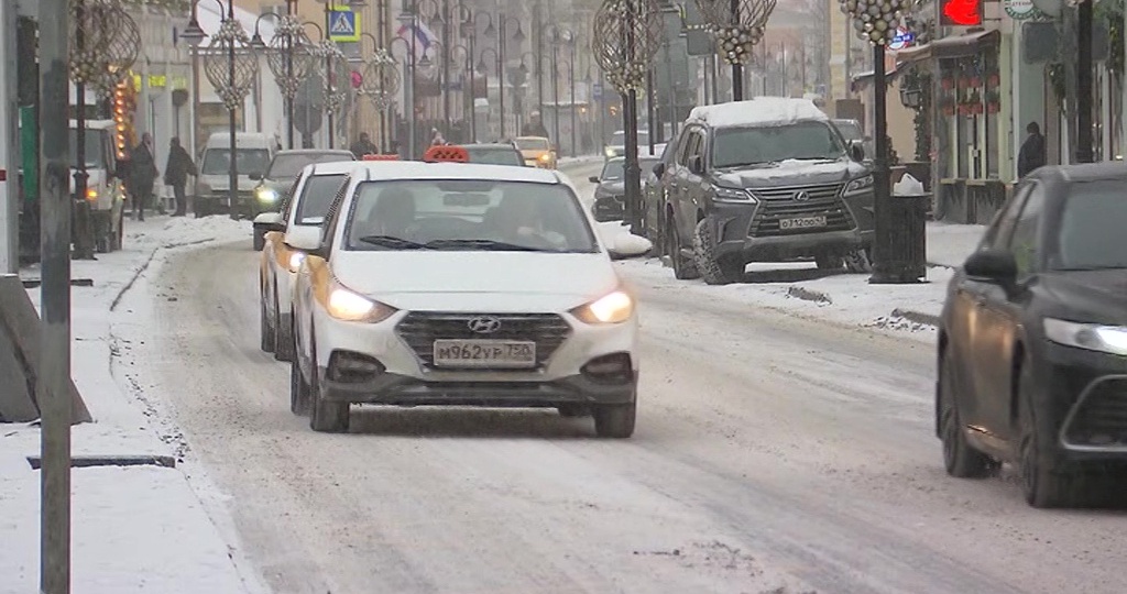 Такси в мороз: кто прав в споре о тарифах?