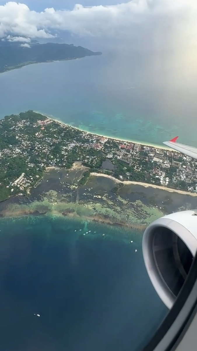 Вид из самолета на остров Боракай. Филиппины