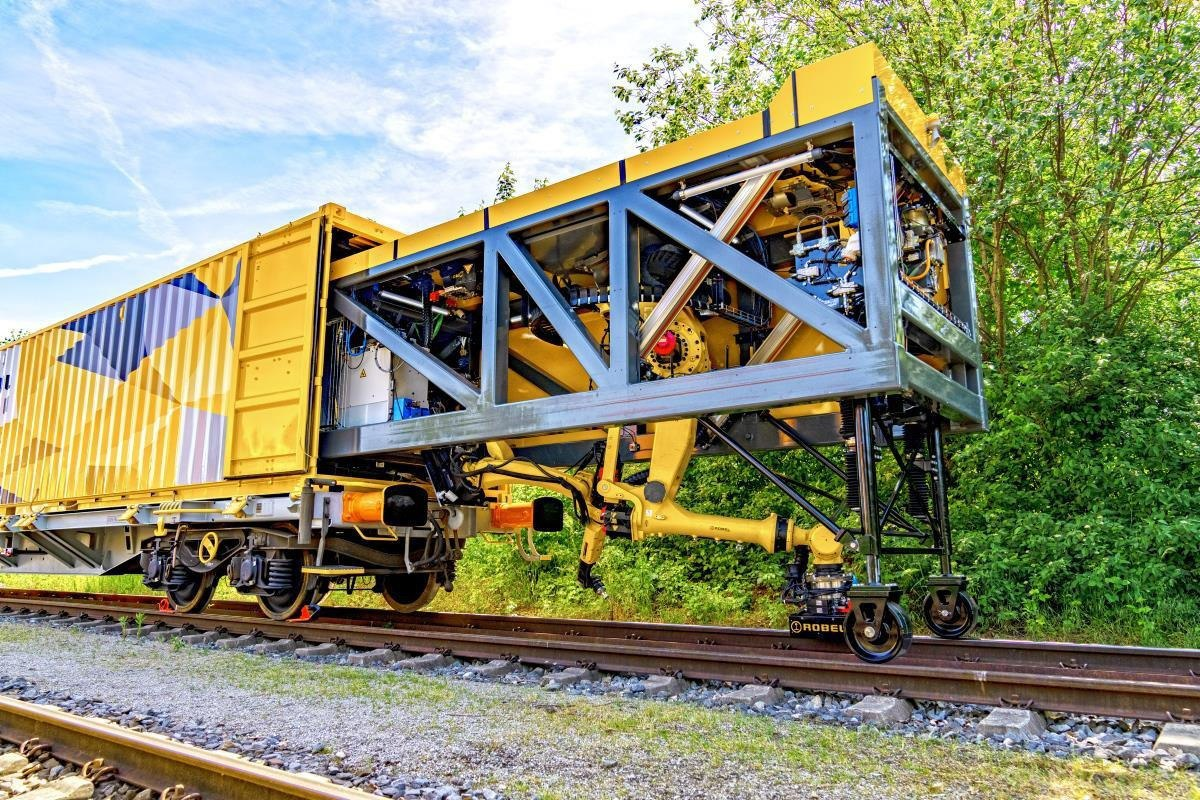 Робот для ремонта рельсов от немецкой Robel и японской FANUC. Источник: Ronald Dros/LinkedIn