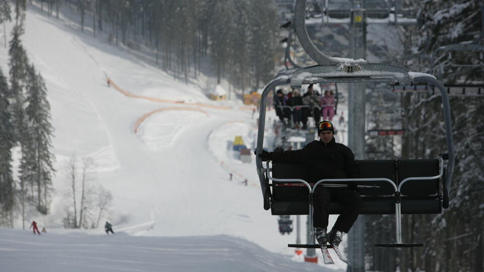     Украинцы массово едут на горнолыжные курорты во время блэкаутов www.globallookpress.com/Nikolay Ivaschenko/Russian Look