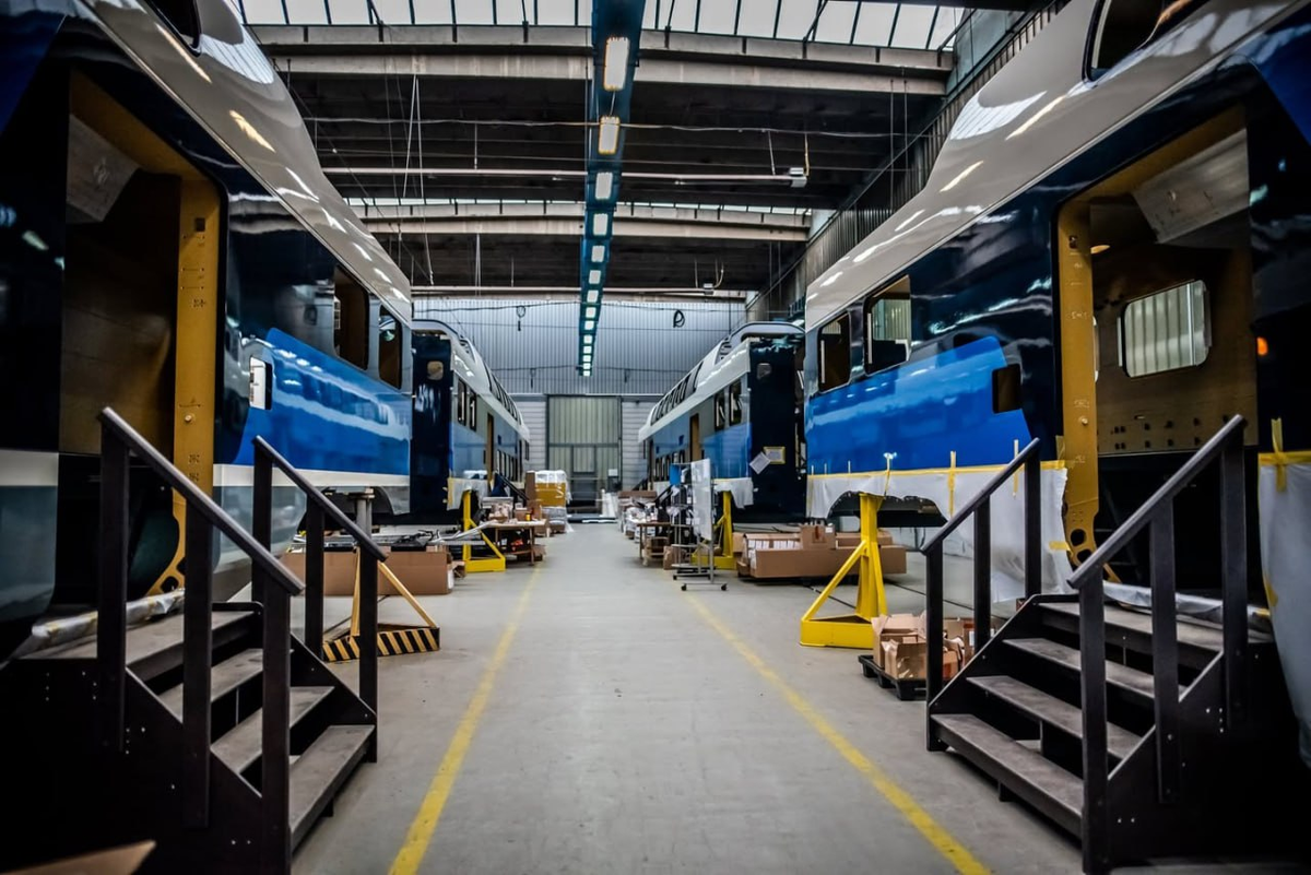 В цехах вагоностроительного завода в Дунакеси. Источник: MAV