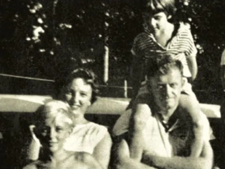    После круиза семья собиралась отправиться в кругосветное плавание. Скриншот Life Magazine