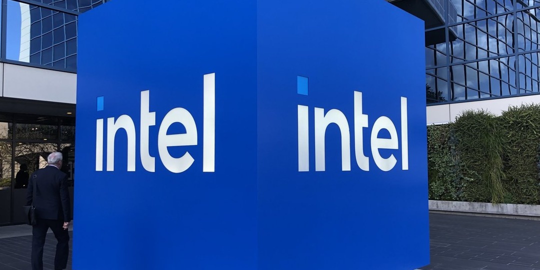 Intel бросает обычных пользователей и переходит на чипы для дата-центров: что это значит